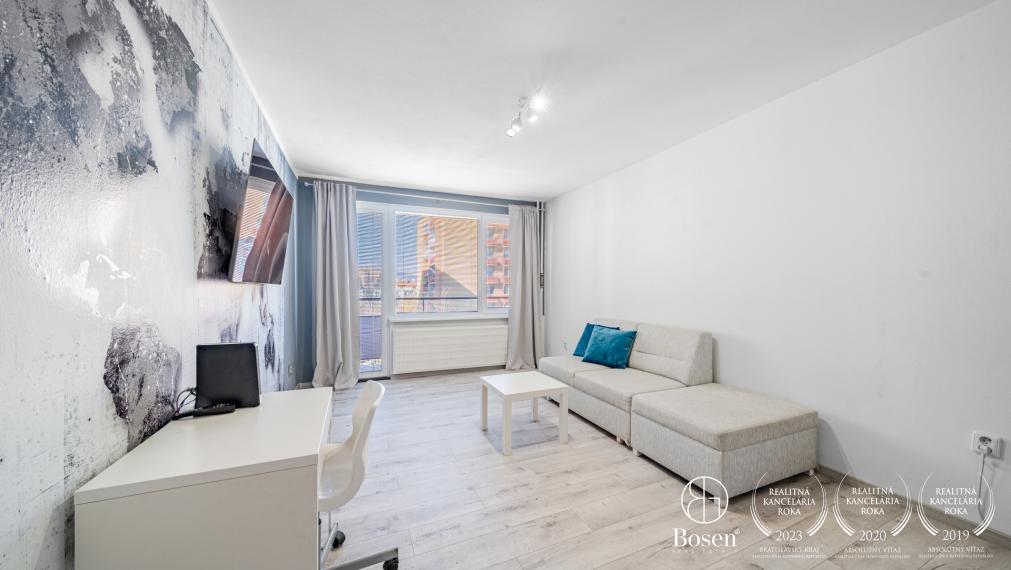 LOYALTERS| Pekný zrekonštruovaný 3 izbový byt so 4 lodžiami, 76m2