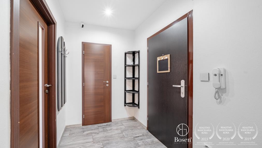 LOYALTERS| Pekný zrekonštruovaný 3 izbový byt so 4 lodžiami, 76m2