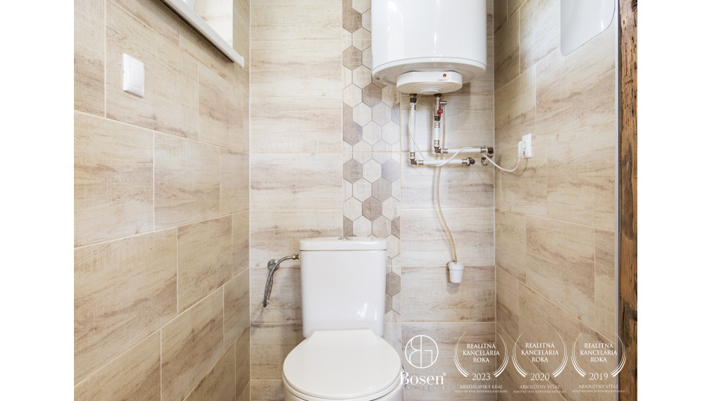 BOSEN | Na predaj poľovnícky dom premenený na Rodinný dom v srdci prírody – Dolný Štál