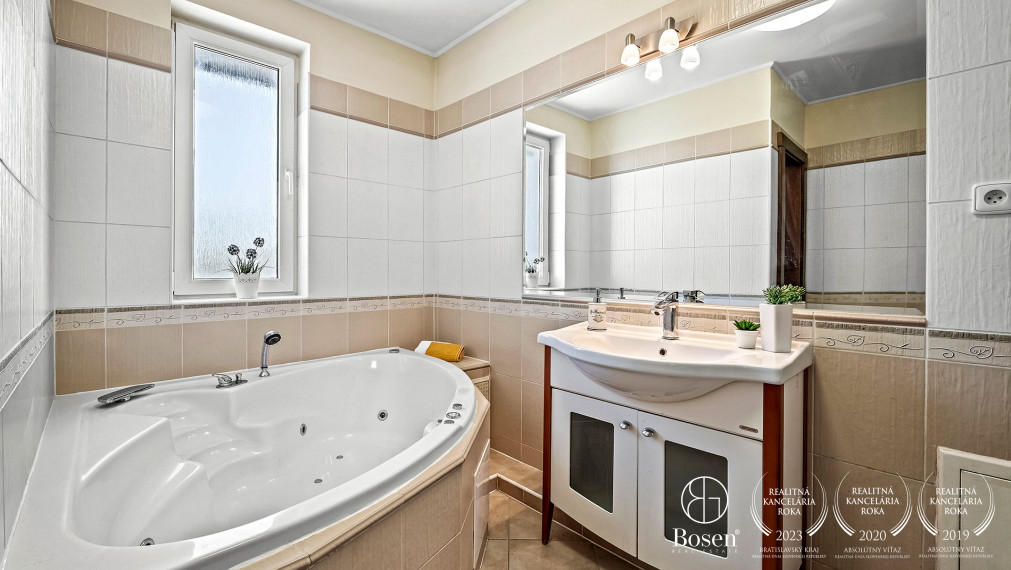 BOSEN | Priestranný, veľkometrážny,3 izbový byt, 105 m2