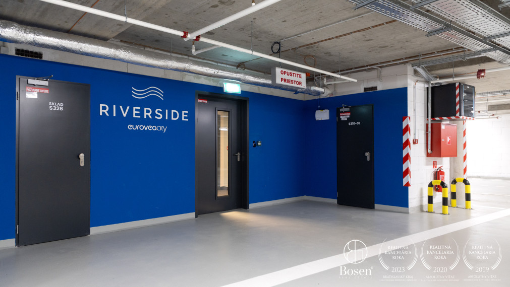 BOSEN | Čiastočne zariadený, priestranný 2-izbový byt s loggiou a garážovým státím v Starom Meste, 89,88 m2