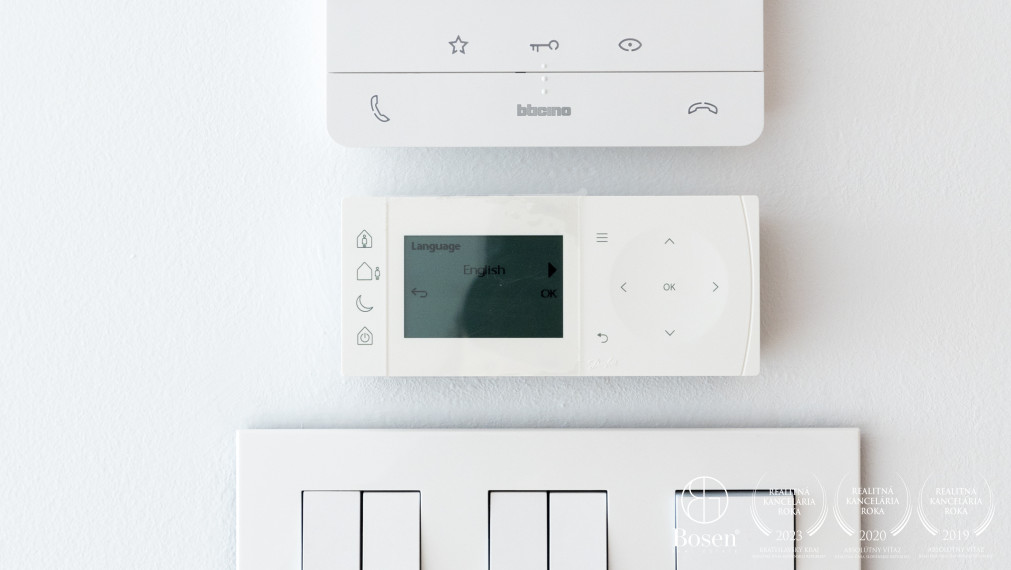 BOSEN | Čiastočne zariadený, priestranný 2-izbový byt s loggiou a garážovým státím v Starom Meste, 89,88 m2