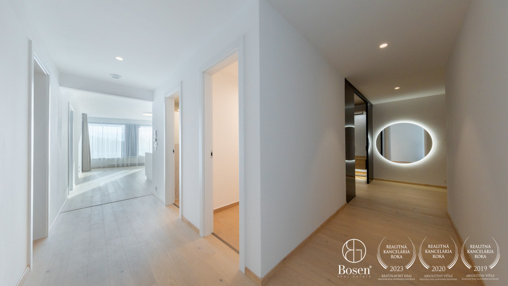 BOSEN | Čiastočne zariadený, priestranný 2-izbový byt s loggiou a garážovým státím v Starom Meste, 89,88 m2