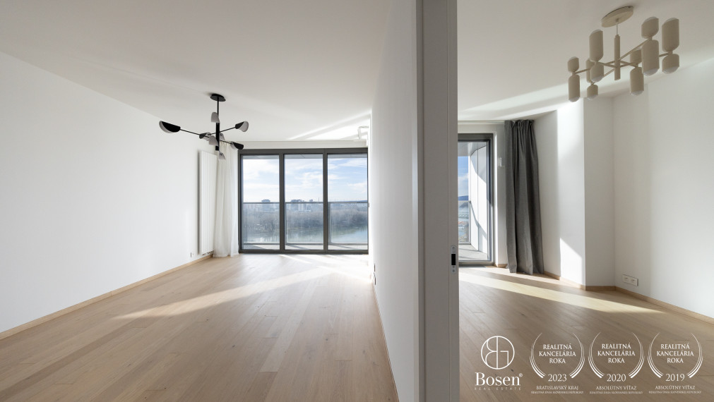 BOSEN | Priestranný 2-izbový byt s balkónom a garážovým státím v Eurovea Tower