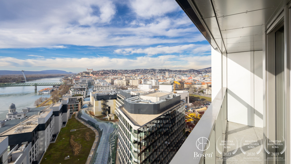 BOSEN | Priestranný 2-izbový byt s balkónom a garážovým státím v Eurovea Tower