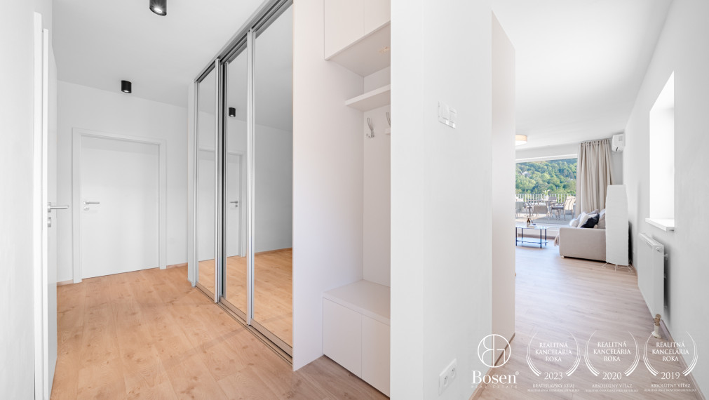 BOSEN | Priestranný 4 izbový byt s veľkou terasou a výhľadom na Devínsku Kobylu, Devínska Nová Ves, 160.88 m2