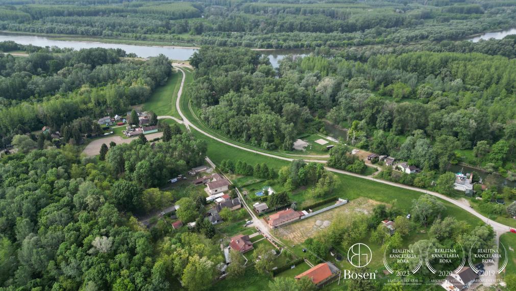 BOSEN | Predaj pozemku 1 072 m2 Gabčíkovo - Prístav
