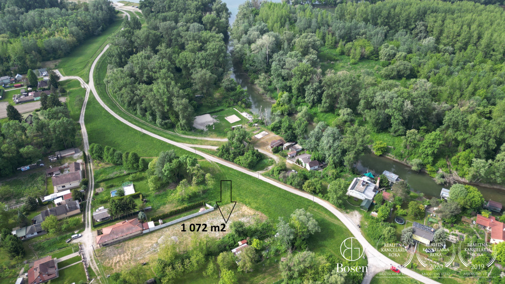BOSEN | Predaj pozemku 1 072 m2 Gabčíkovo - Prístav