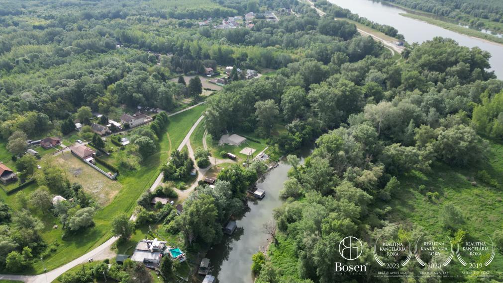 BOSEN | Predaj pozemku 1 072 m2 Gabčíkovo - Prístav