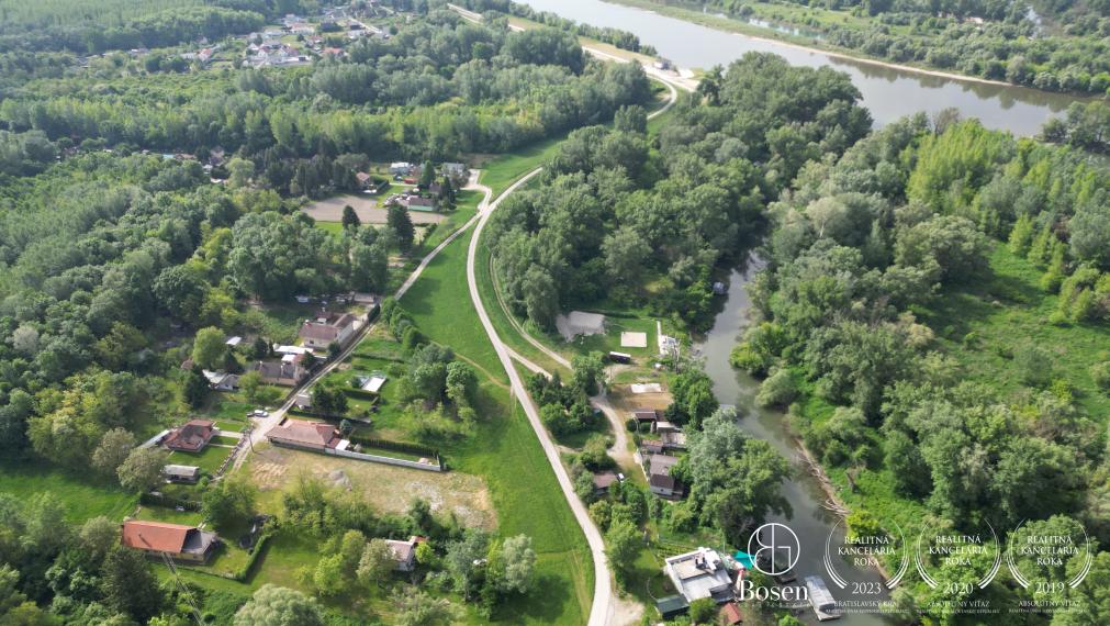 BOSEN | Predaj pozemku 1 072 m2 Gabčíkovo - Prístav