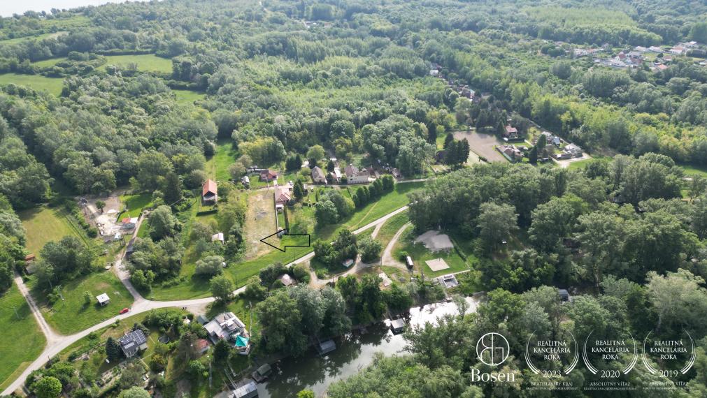 BOSEN | Predaj pozemku 1 072 m2 Gabčíkovo - Prístav