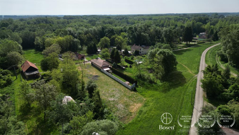 BOSEN | Predaj pozemku 1 072 m2 Gabčíkovo - Prístav