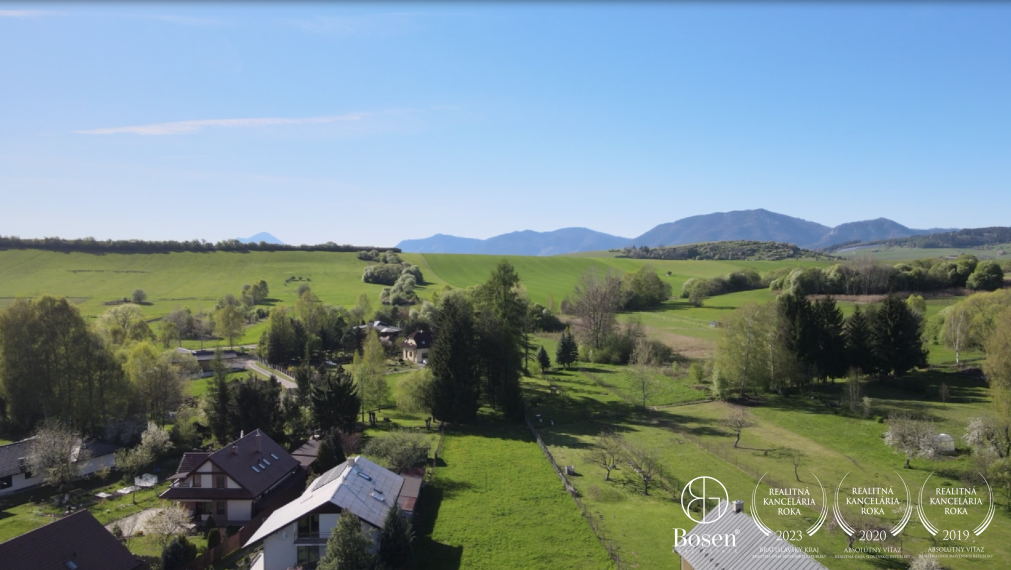 BOSEN | REZERVOVANÝ _ Krásny pozemok s potôčikom a kusom lesa, Bobrovec - Škorupovo, Liptovský Mikuláš