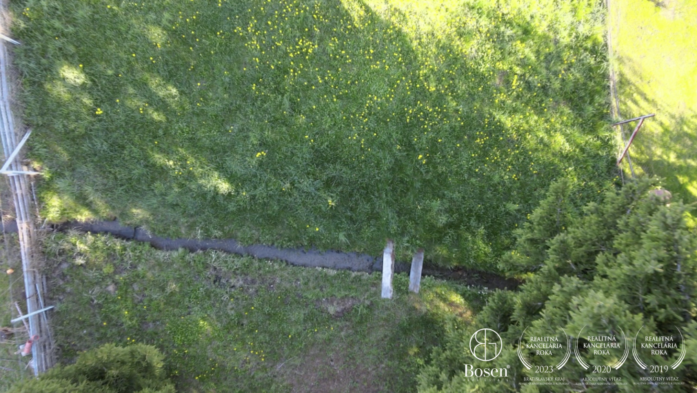 BOSEN | REZERVOVANÝ _ Krásny pozemok s potôčikom a kusom lesa, Bobrovec - Škorupovo, Liptovský Mikuláš