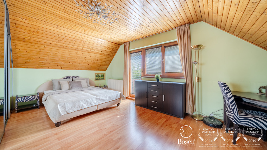 BOSEN | Priestranný rodinný dom v Kalinkove pri Dunajskej Lužnej,vhodný na bývanie aj podnikanie