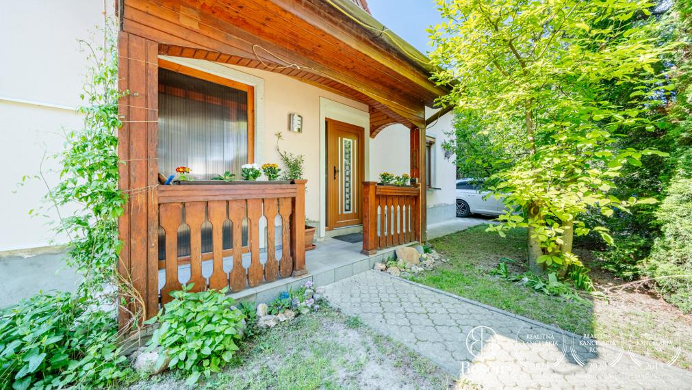 BOSEN | Priestranný rodinný dom v Kalinkove pri Dunajskej Lužnej,vhodný na bývanie aj podnikanie