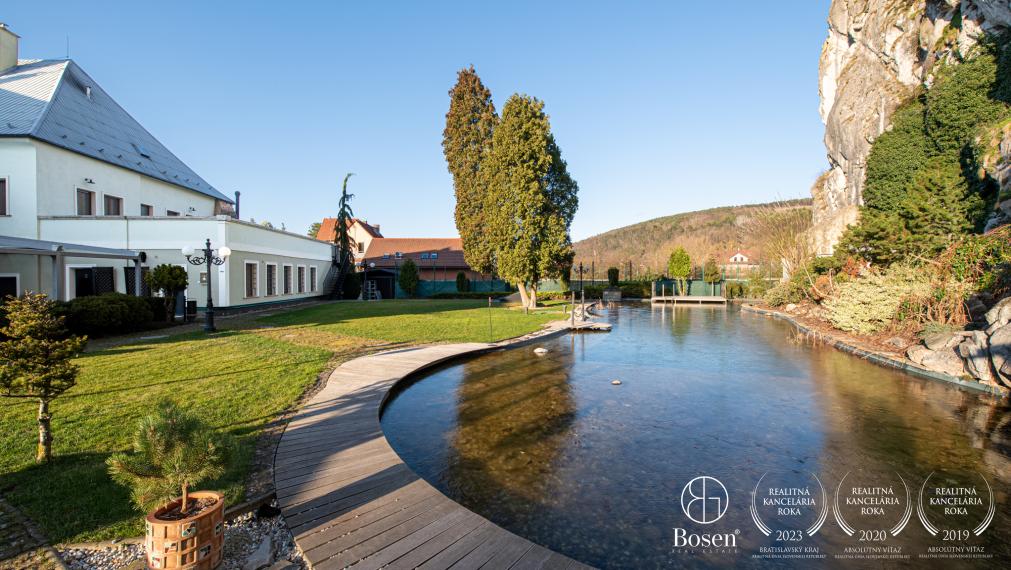 BOSEN | Investičná príležitosť priamo pod Beckovským hradom - Kúria Beckov - Penzión***