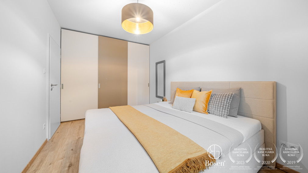 Bosen Realicity / REZERVOVANÉ -moderný 2 izbový byt s predzáhradkou - Devínska Nová Ves