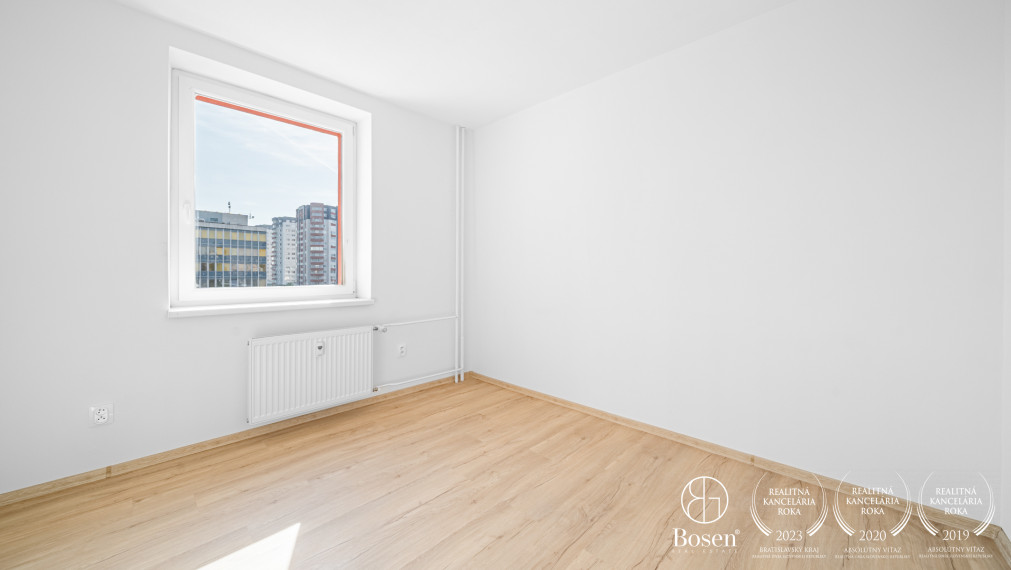 BOSEN | PREDANÉ | Kompletne zrekonštruovaný 3 izbový byt, Ružinov