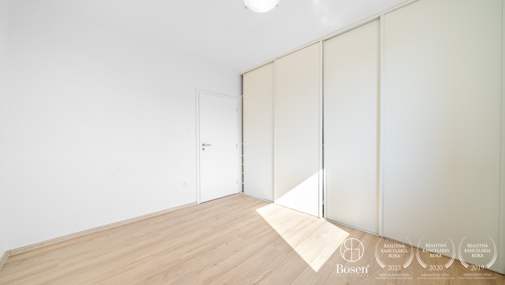 BOSEN | PREDANÉ | Kompletne zrekonštruovaný 3 izbový byt, Ružinov
