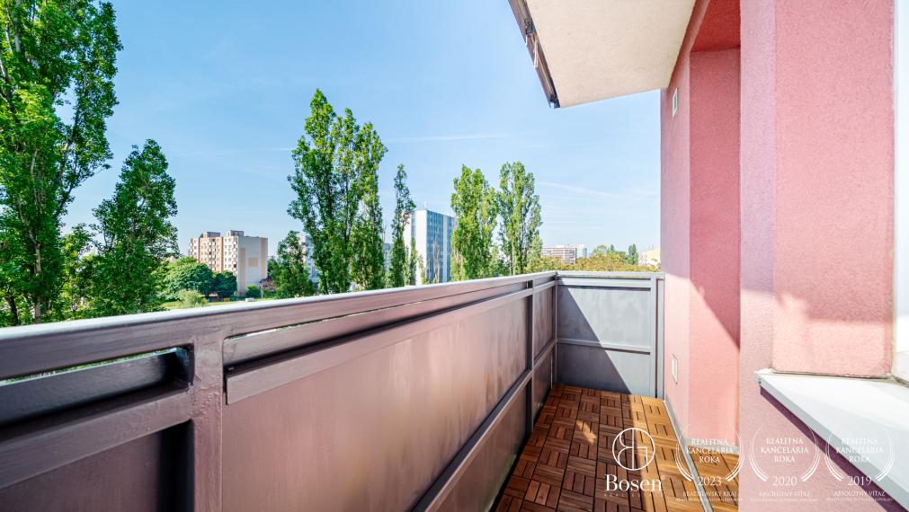 BOSEN | PREDANÉ | Kompletne zrekonštruovaný 3 izbový byt, Ružinov