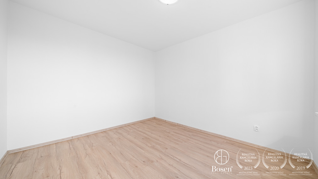 BOSEN | PREDANÉ | Kompletne zrekonštruovaný 3 izbový byt, Ružinov