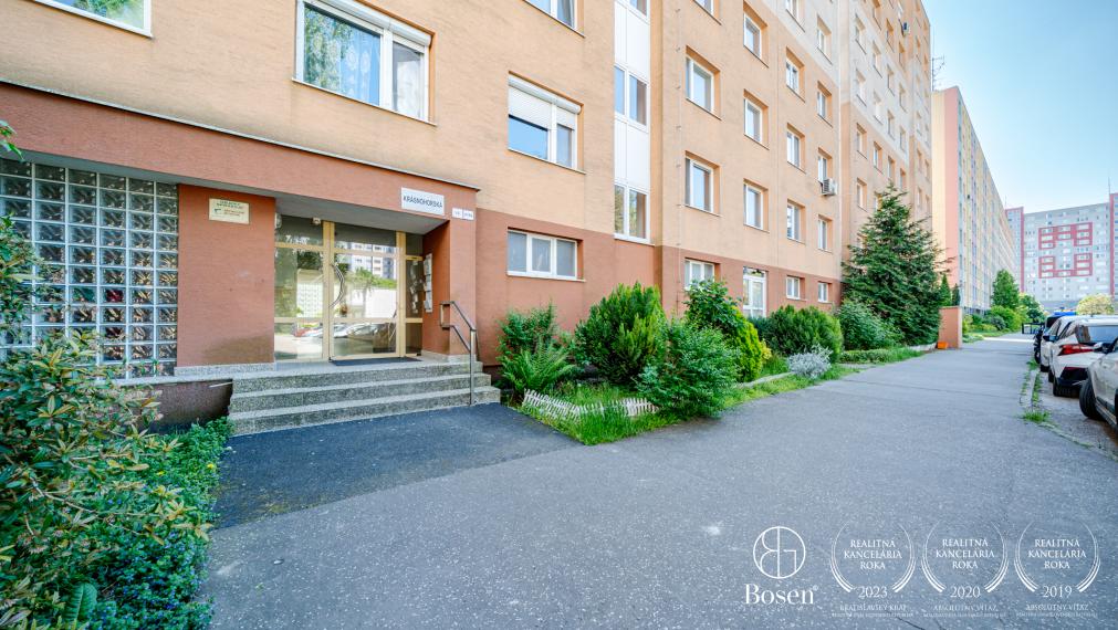 REZERVOVANÉ - BOSEN | 4 izbový byt v príjemnom prostredí - Petržalka