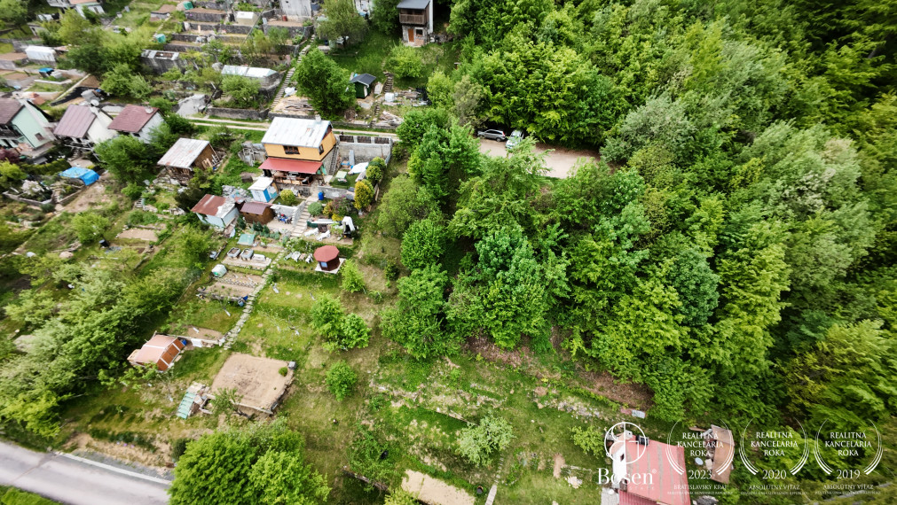 Bosen Realicity | Záhradka v tichej lokalite pri obci Riečka