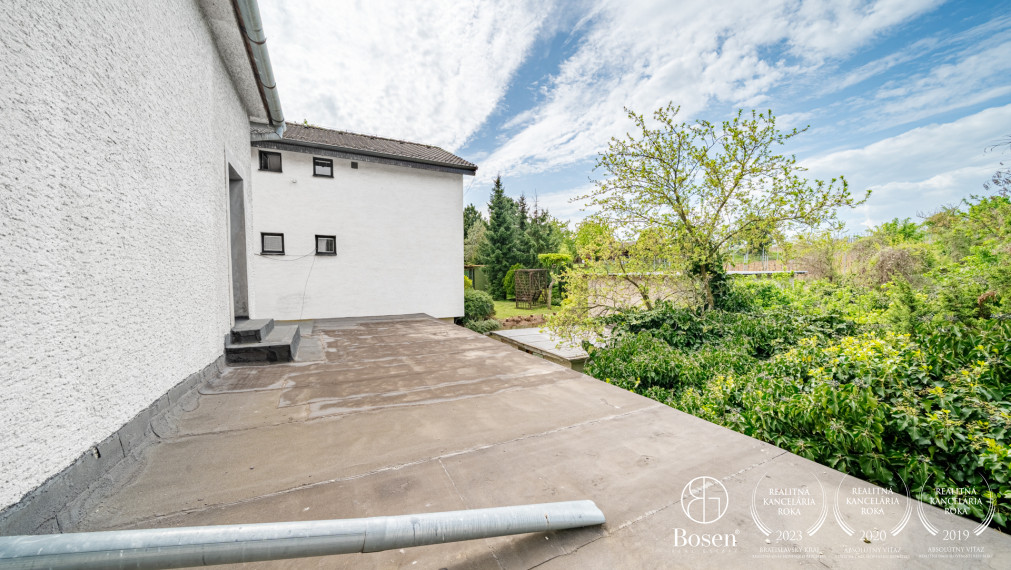 BOSEN| Na predaj 3-izbový rodinný dom so záhradou  Suchá nad Parnou, okres