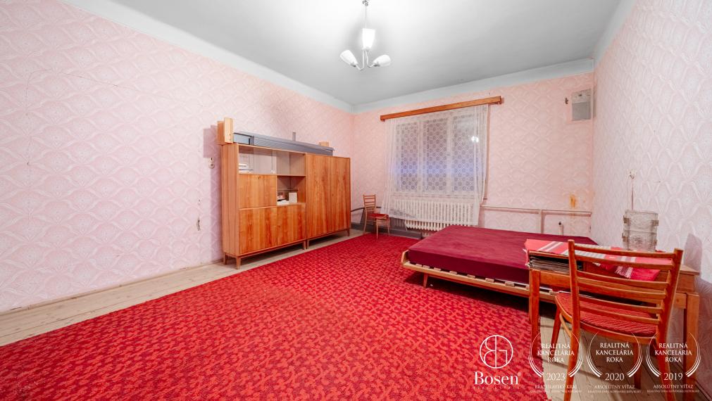 BOSEN| Na predaj 3-izbový rodinný dom so záhradou  Suchá nad Parnou, okres