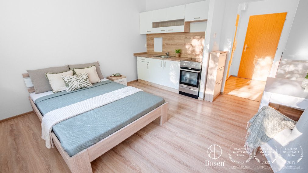 PRENAJATÉ - BOSEN | Moderná garsónka s balkónom na Rovniankovej ulici