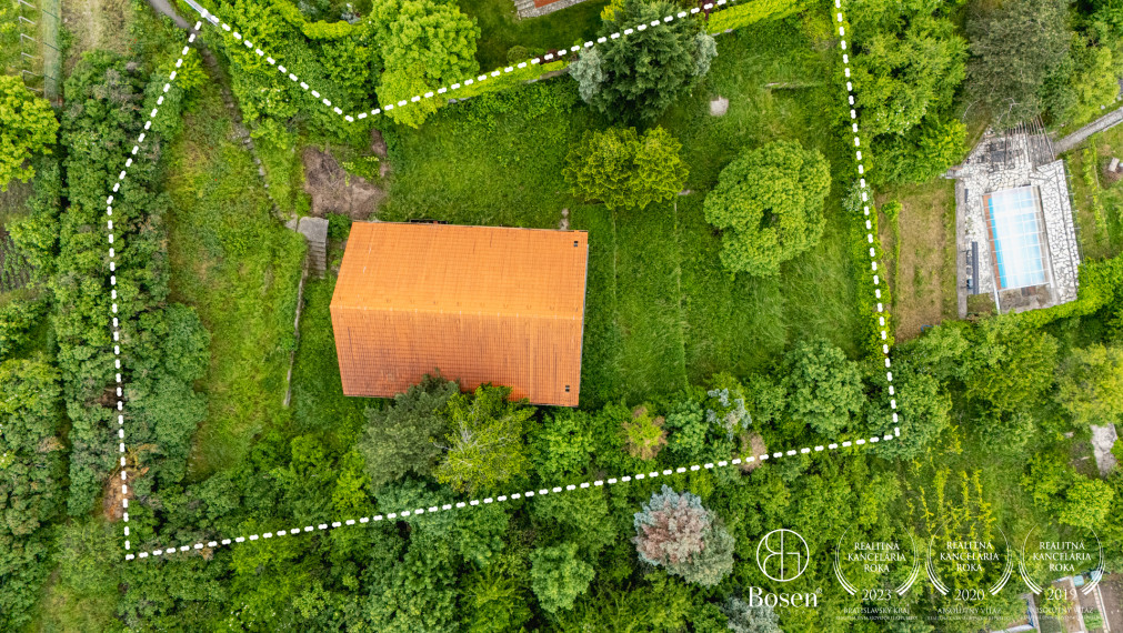 BOSEN | Stavebný pozemok s výhľadom, slepá ulica, Staré Mesto,1243m2