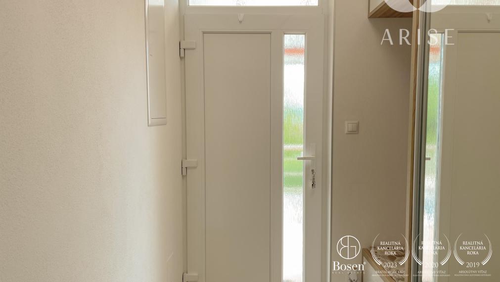 Na predaj novostavba 3-izbového bytu s pozemkom v Malých Bieliciach