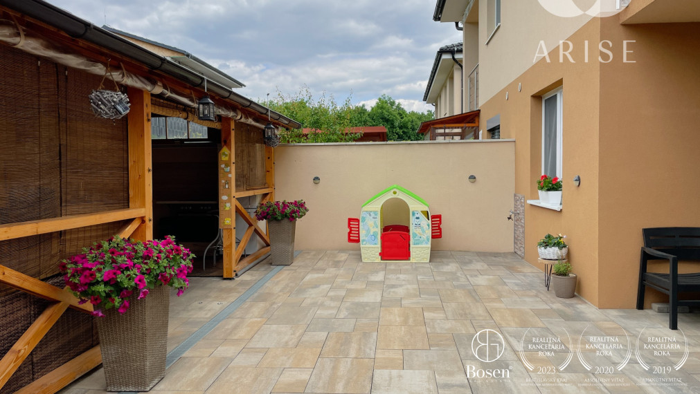 Na predaj novostavba 3-izbového bytu s pozemkom v Malých Bieliciach