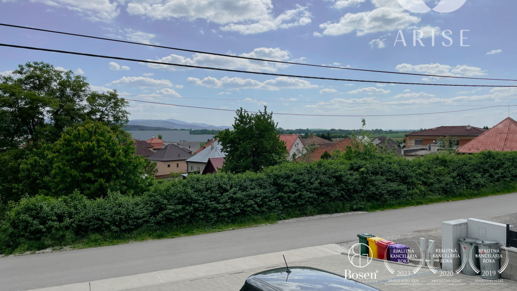 Na predaj novostavba 3-izbového bytu s pozemkom v Malých Bieliciach