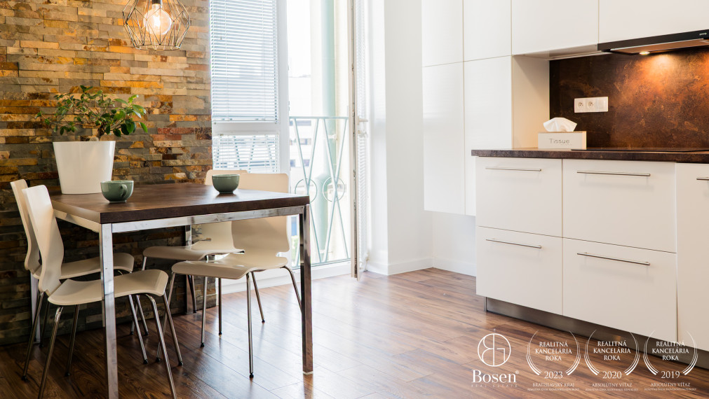 BOSEN I Rezervovaný !!! 2 izbový štýlový  byt, po kompletnej rekonštrukcii