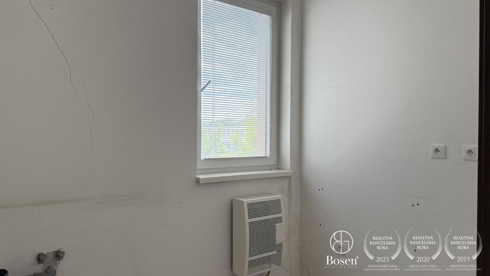 BOSEN | NEBYTOVÝ PRIESTOR V CENTRE MESTA DUNAJSKÁ STREDA – ROTUNDA, 41,9 m²