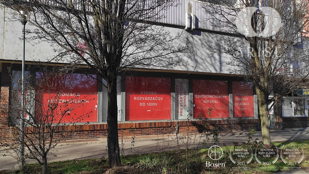 Obchodný a skladový priestor predaj /prenájom. Voľný ihneď!