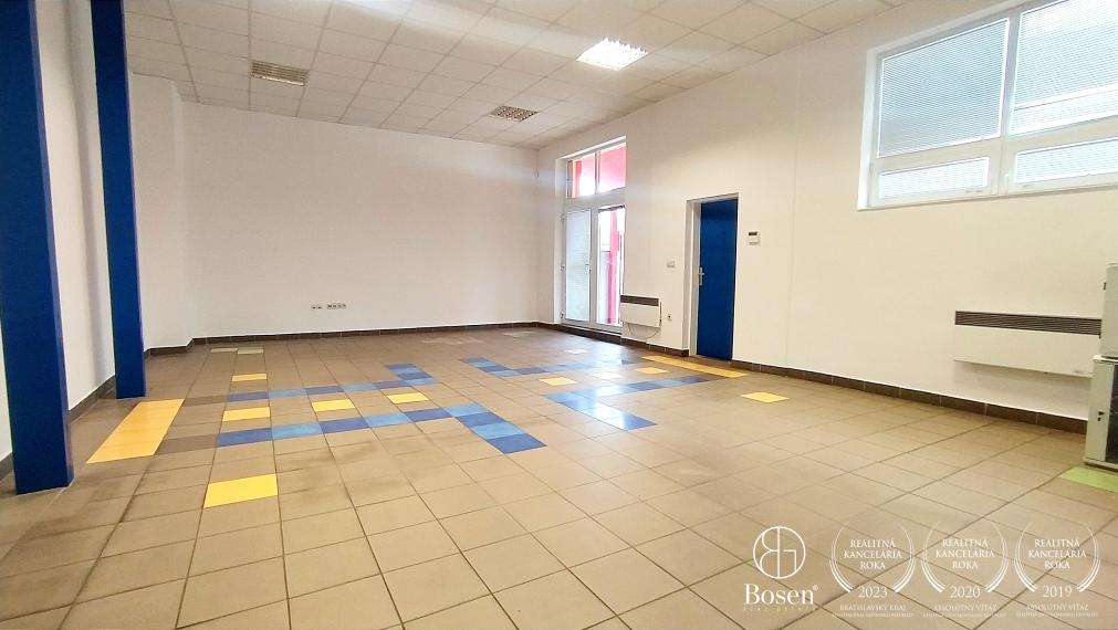 BOSEN |   Skladovo - výrobný objekt s kancelárskym zázemím.