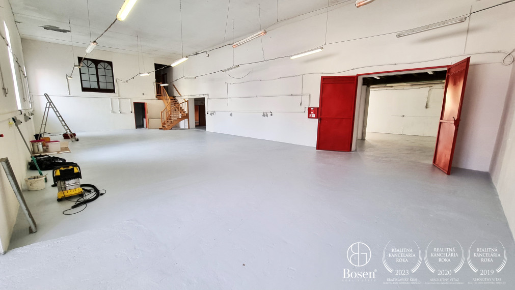 BOSEN |  Skladovo - výrobný areál s kanceláriami.