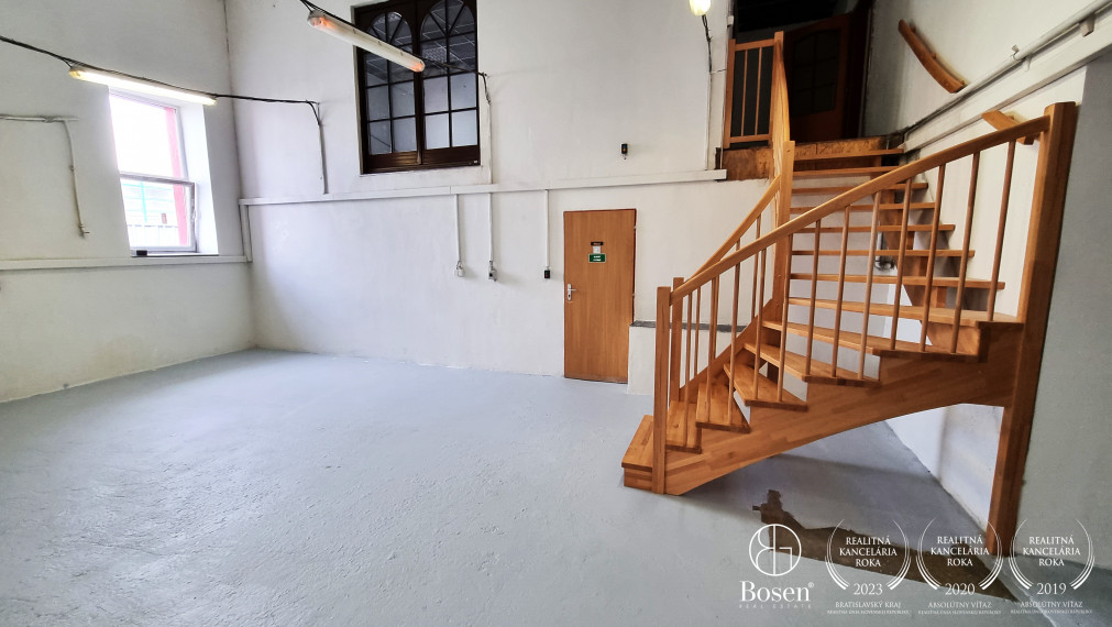 BOSEN |  Skladovo - výrobný areál s kanceláriami.