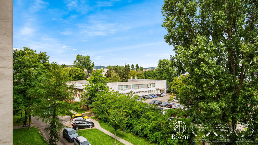 BOSEN | Kompletne zrekonštruovaný 2 izbový byt, Ružinov Ostredky