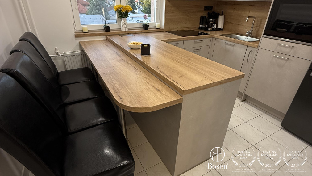 BOSEN | 4 izbový  byt s novou kuchyňou v Piešťanoch