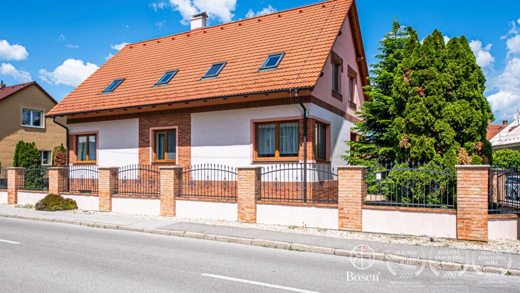 BOSEN | Na predaj rodinný dom vo výbornej lokalite 1008m2 - Zlatovce v Trenčíne