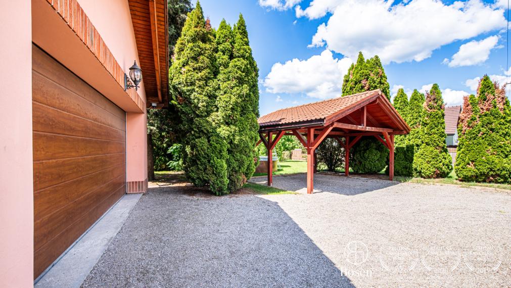 BOSEN | Na predaj rodinný dom vo výbornej lokalite 1008m2 - Zlatovce v Trenčíne