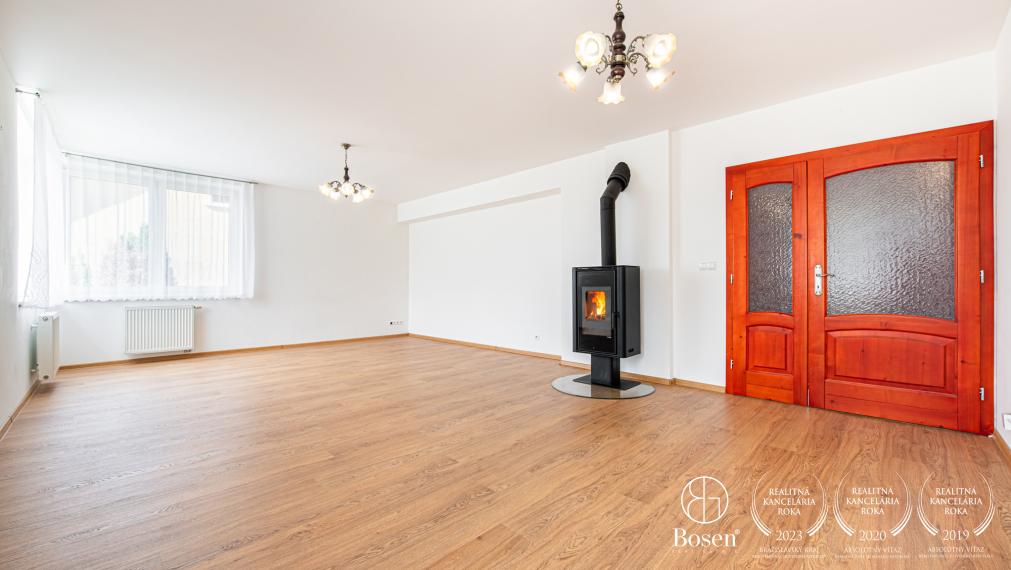 BOSEN | Na predaj rodinný dom vo výbornej lokalite 1008m2 - Zlatovce v Trenčíne