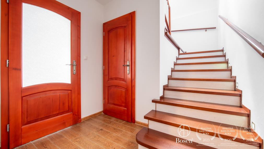 BOSEN | Na predaj rodinný dom vo výbornej lokalite 1008m2 - Zlatovce v Trenčíne