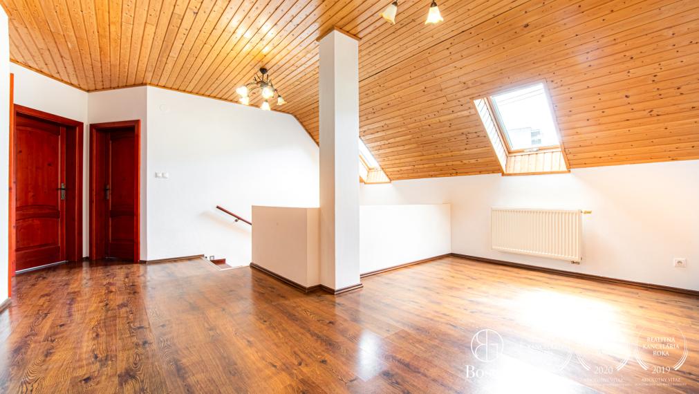 BOSEN | Na predaj rodinný dom vo výbornej lokalite 1008m2 - Zlatovce v Trenčíne