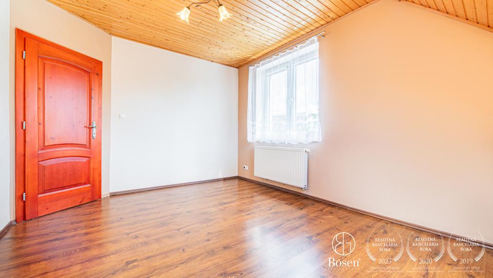 BOSEN | Na predaj rodinný dom vo výbornej lokalite 1008m2 - Zlatovce v Trenčíne