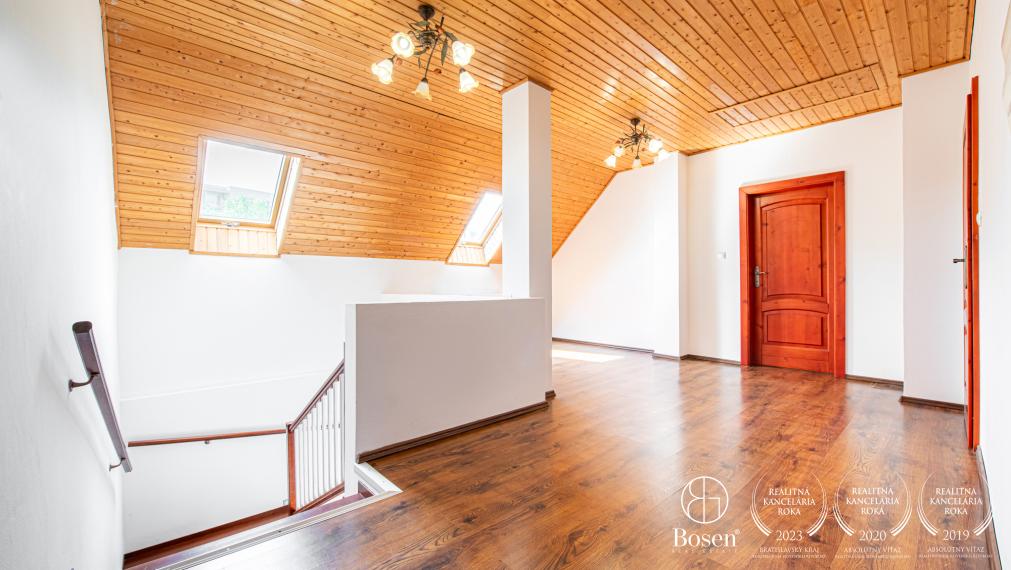 BOSEN | Na predaj rodinný dom vo výbornej lokalite 1008m2 - Zlatovce v Trenčíne